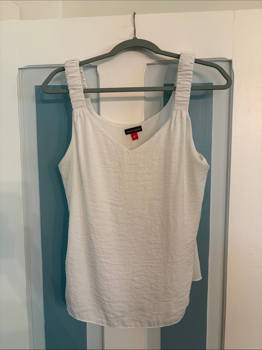 Vince Camuto White V-Neck Ruched Strap Tank